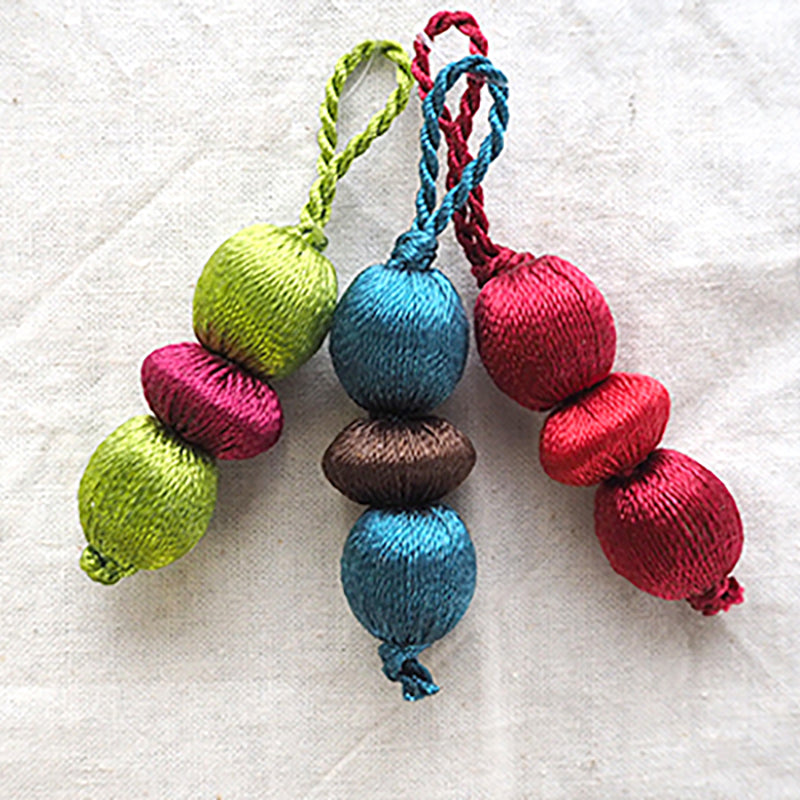 ビビッドボールタッセル