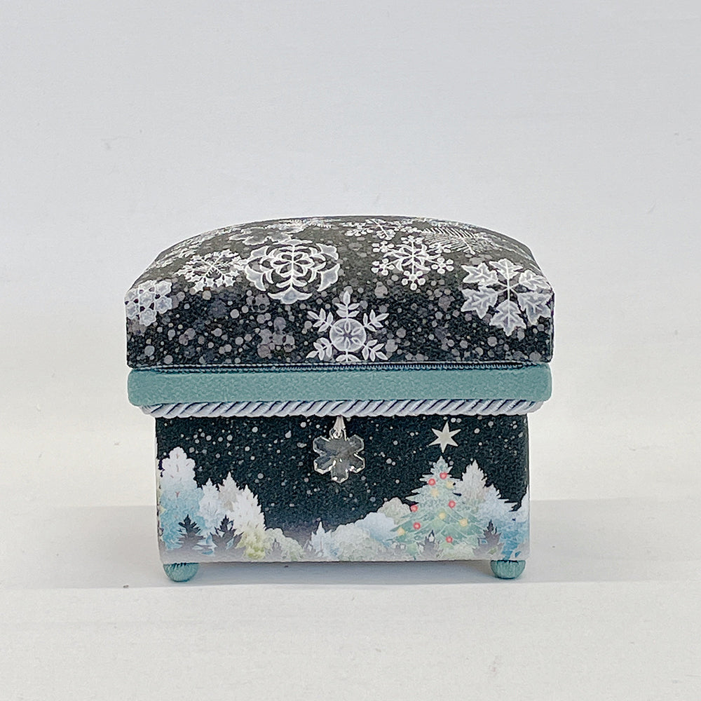 ミニ茶箱 風の彩「雪華(黒)」 クリスマスセット コンパクト ミニチュア 加賀友禅 テディベア クリスマスツリー プレゼントかわいい 誕生日 プレゼント 伝統工芸